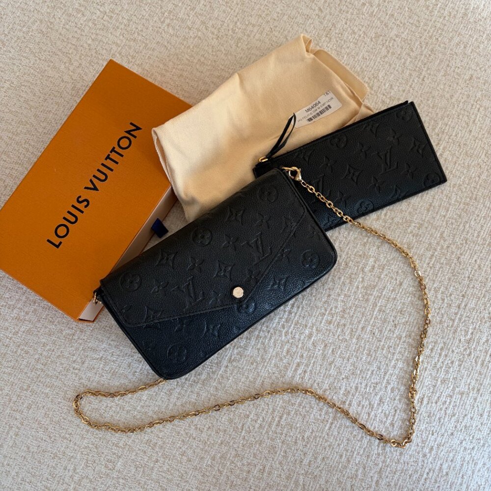 $1550 Louis Vuitton LV Monogram Pochette Félicie Black with zip pouch insert